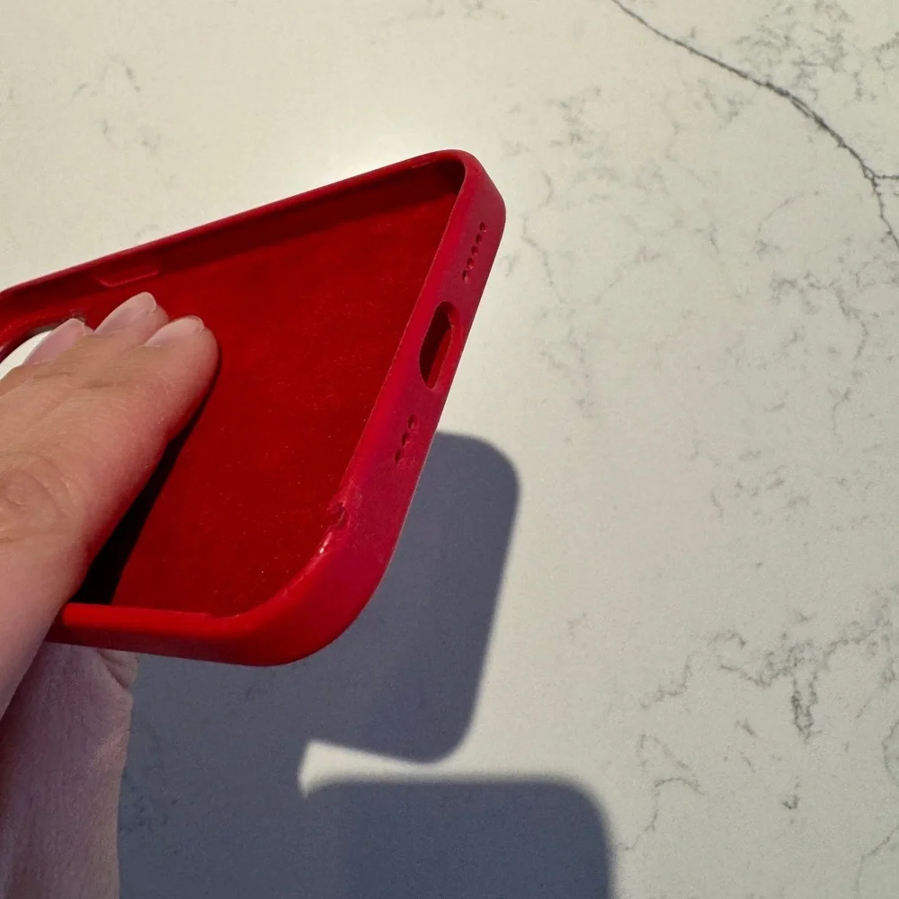 iPhone 14 Pro case red